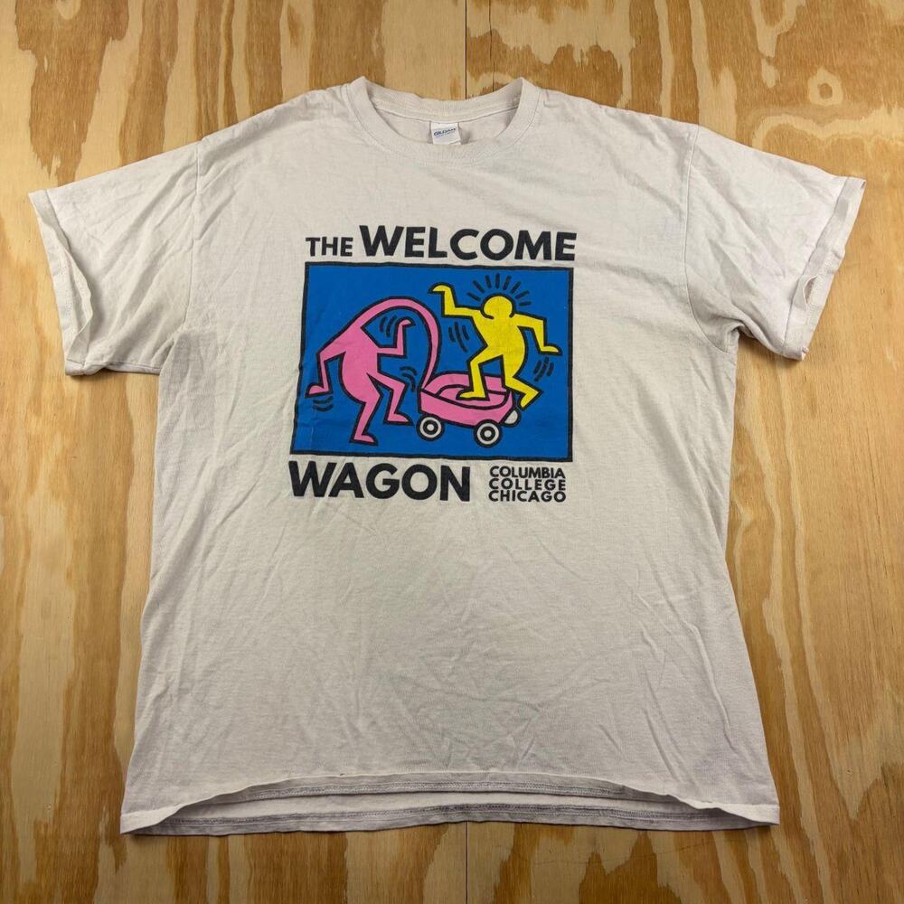 Vintage Columbia College Chicago “The Welcome Wagon” Graphic T-Shirt – Men’s L
